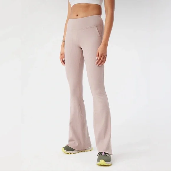 Outdoor Voices Mocha Pink SuperForm Rib Flare Pants- M - Picture 1 of 7